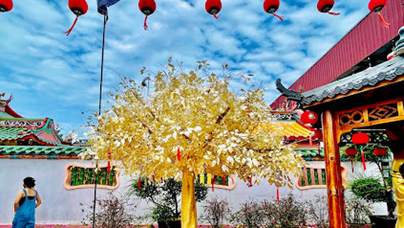 8 Chinese Temple Village