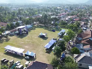 LAPANGAN ARUMAN