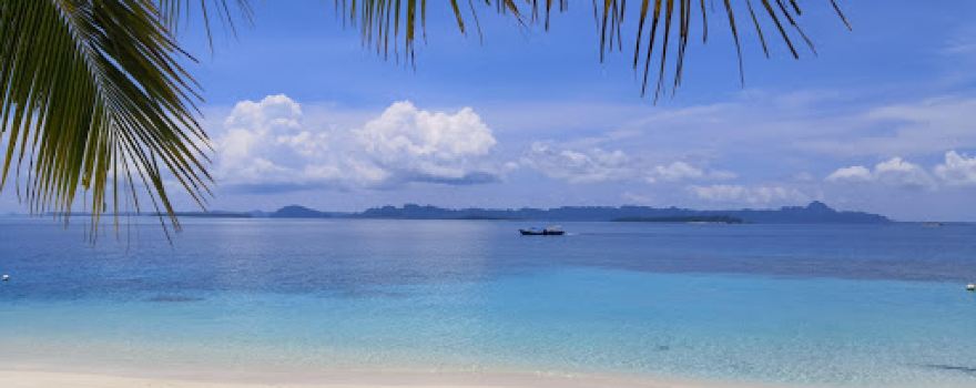 Pantai Pulau Sikandang
