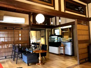 Cafe Caramel Mama
