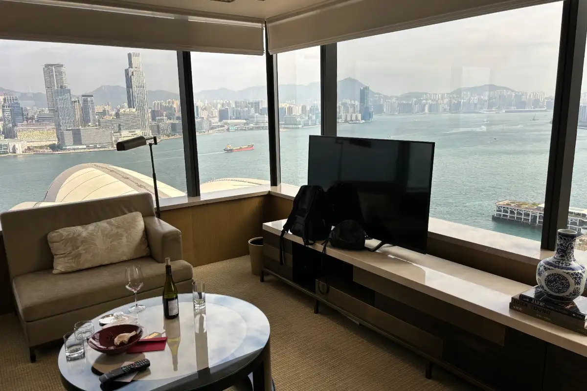 Dine With Victoria Harbour Views