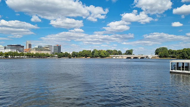 Alsterwiese Schwanenwik