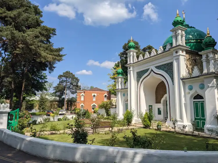 Hotels near Shah Jahan Mosque