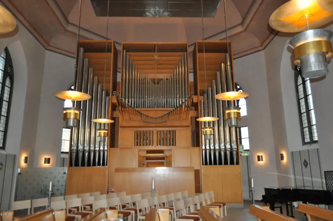 Hotels near Sankta Helena kyrka, Skövde