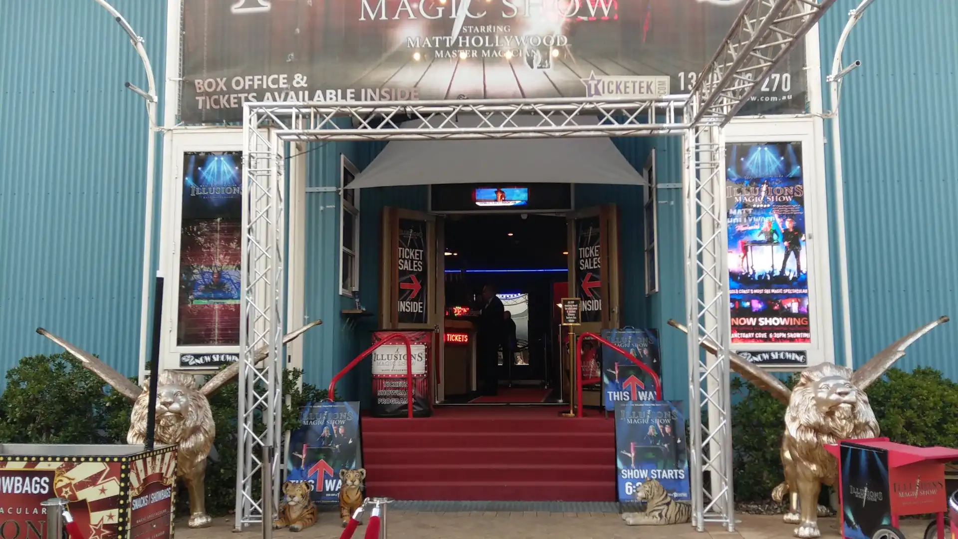 Hotels near ILLUSIONS MAGIC SHOW