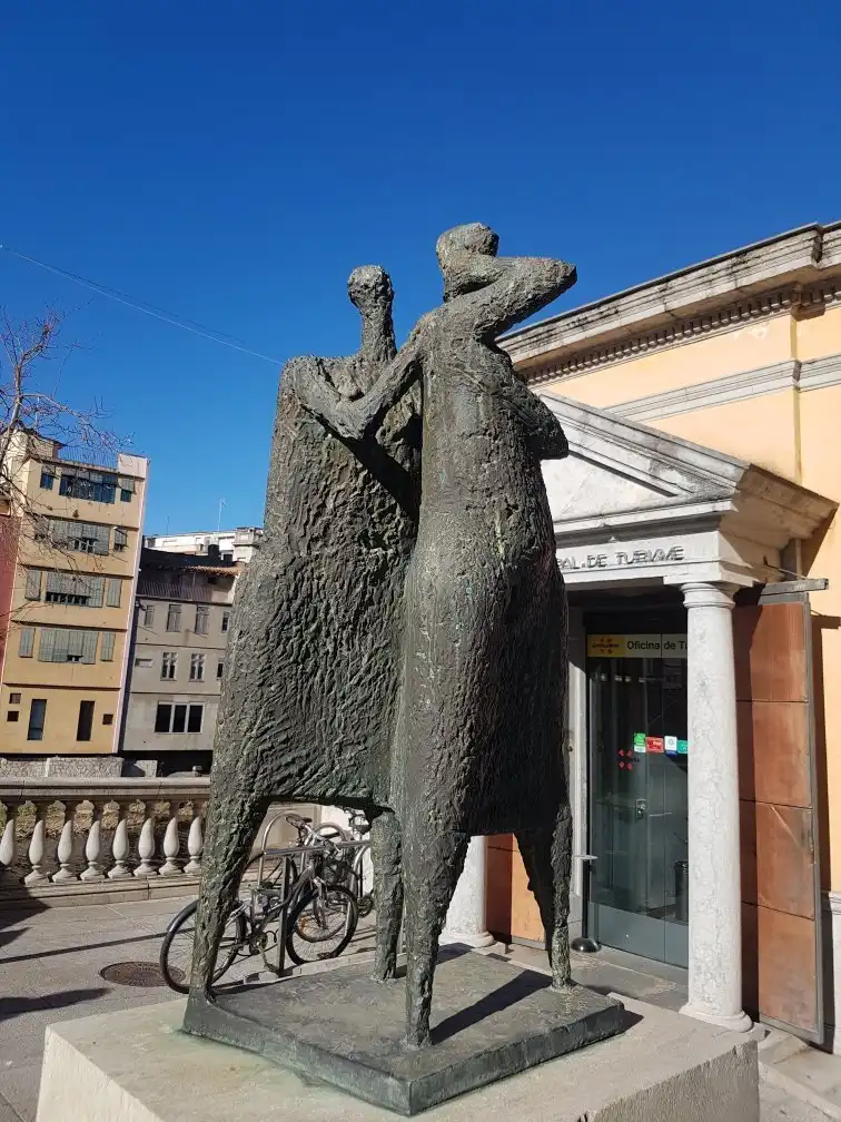Hotels near Monument a Carles Rahola