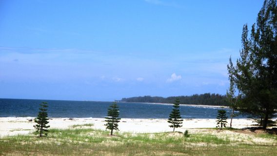 Tanjung Batu Beach