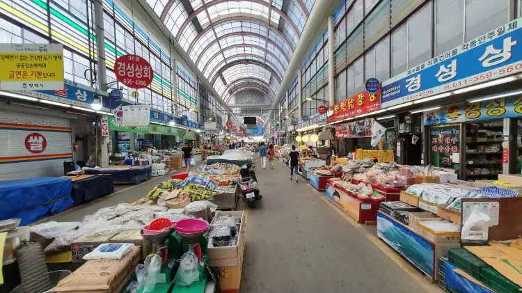 振威川市民遊園地附近的飯店