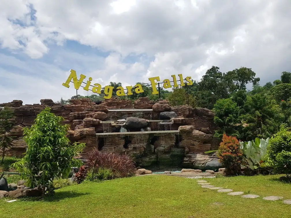 Hotels near SantaSea Water Theme Park Sukabumi