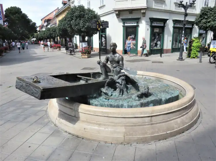 Hotels near Boatman Sculpture