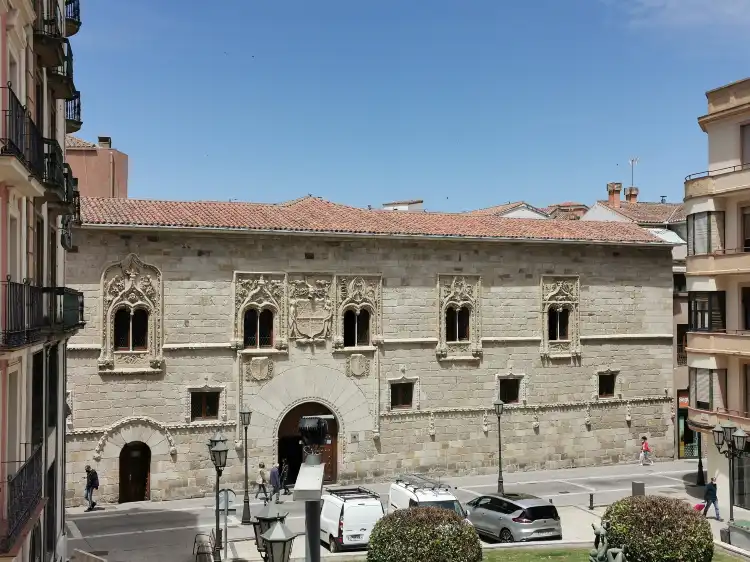 Hotels near Palacio de los Momos