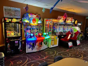 Thunder Alley XL & Big Thunder Mini Golf