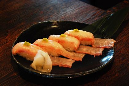 沖縄とんかつ食堂 しまぶた屋(前兼久店)