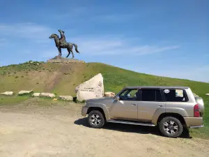Pamyatnik Kazakam Tikhogo Dona