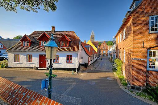 Compare 5 airports near Viborg