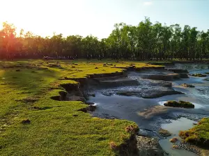 Komola Bibir Dighi