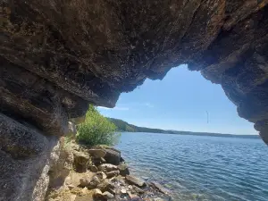 Pugachevskaya Peshchera, Ozero Turgoyak