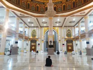 Masjid Agung Darussalihin Idi