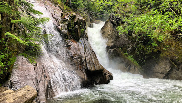 Rainbow Falls Trailhead