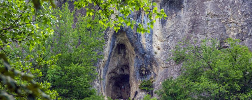 Bogorodica u steni
