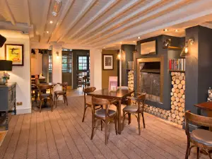 Coach & Horses