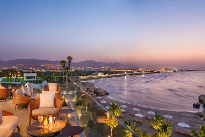 The Edge - Crowne Plaza Muscat