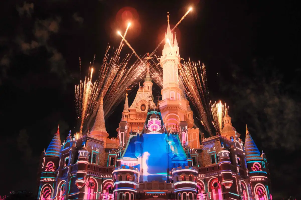 Shanghai Disneyland Fireworks Schedule: Show Times & Rules