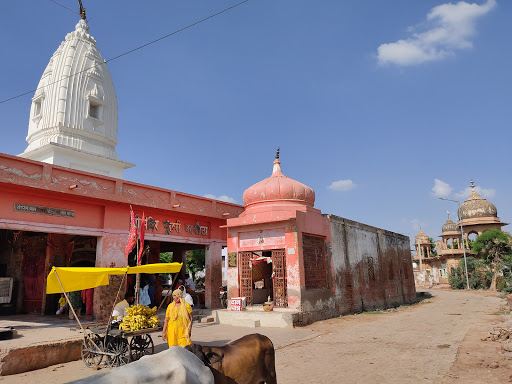 Poochari Ka Lautha Baba Temple, Govardhan