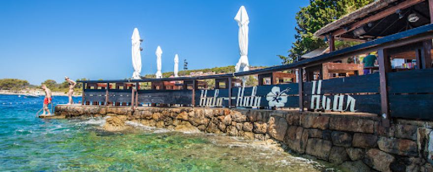 Hula Hula Hvar - Beach Bar & Restaurant