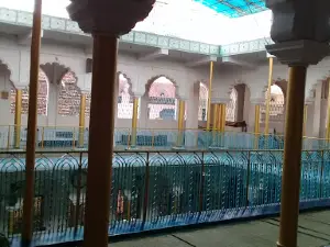Minara Masjid Sarai