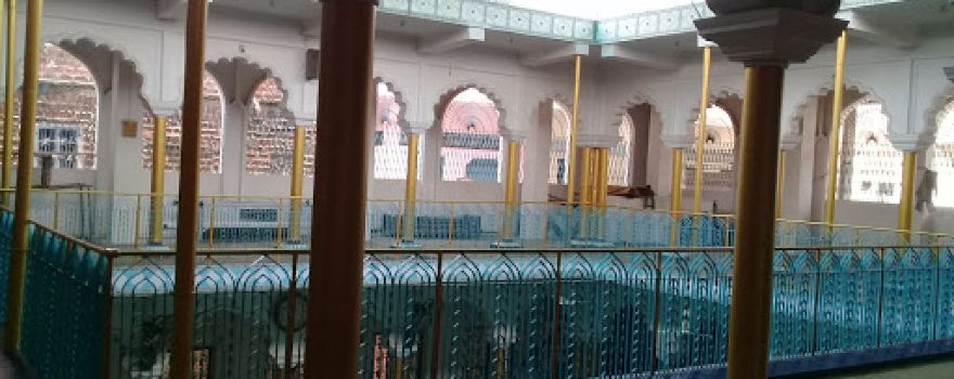Minara Masjid Sarai