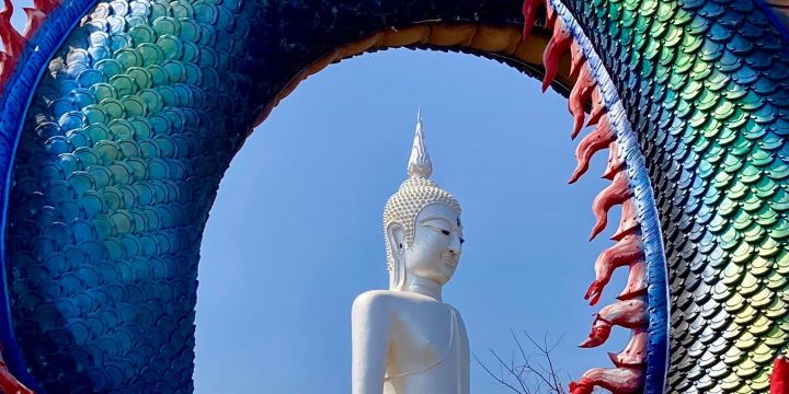 Wat Roi Phra Phutthabat Phu Manorom