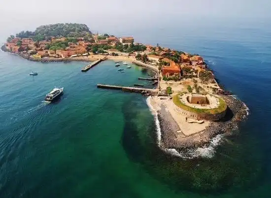 Hotels near House of Slaves