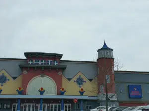 Regal Cinemas Hamilton Commons Stadium 14