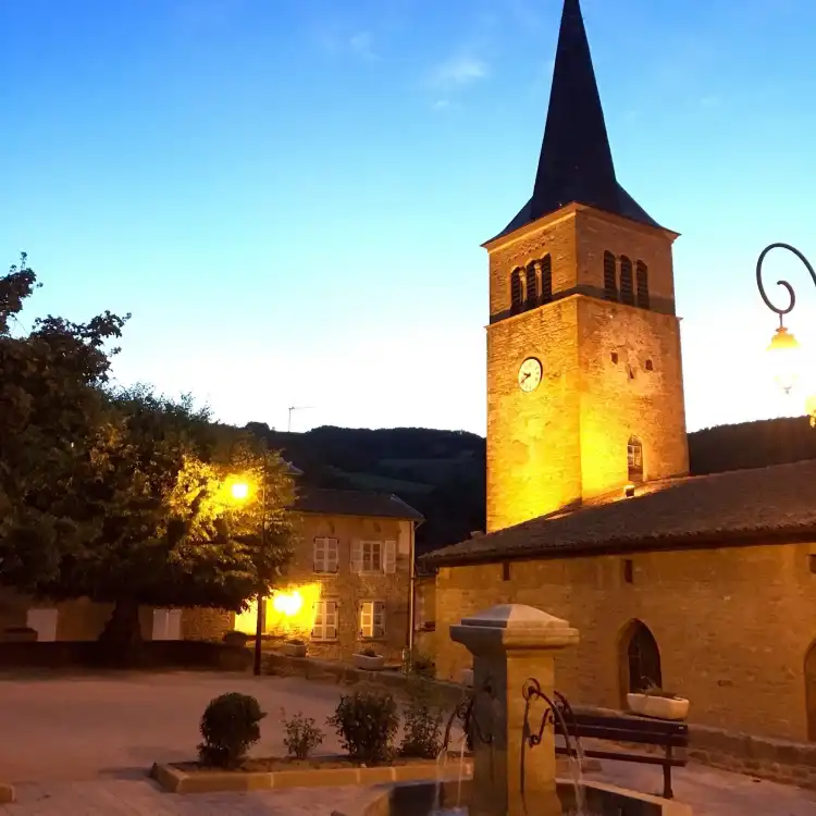Hotels in Ville-sur-Jarnioux