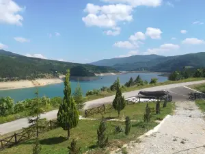 Zavoj Lake