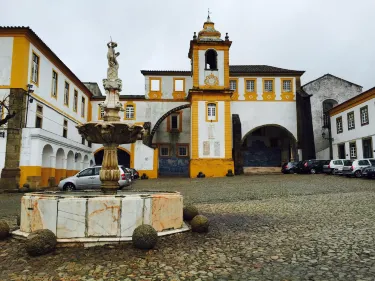 Igreja de Sao Bernardo - Compreendendo o Tumulo de D. Jorge de Melo