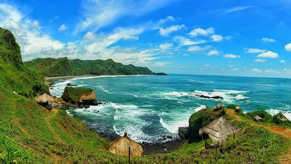 Menganti Beach