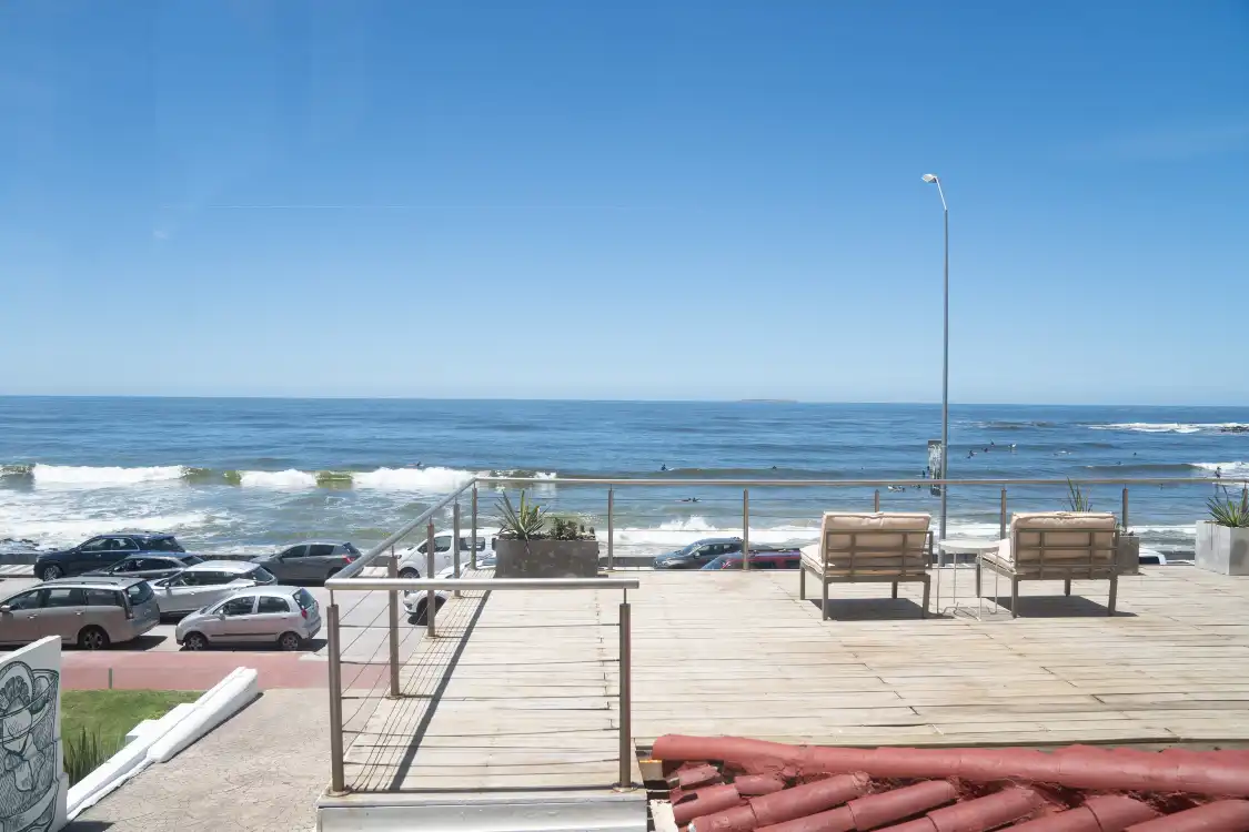 Hotels near Playa el Emir