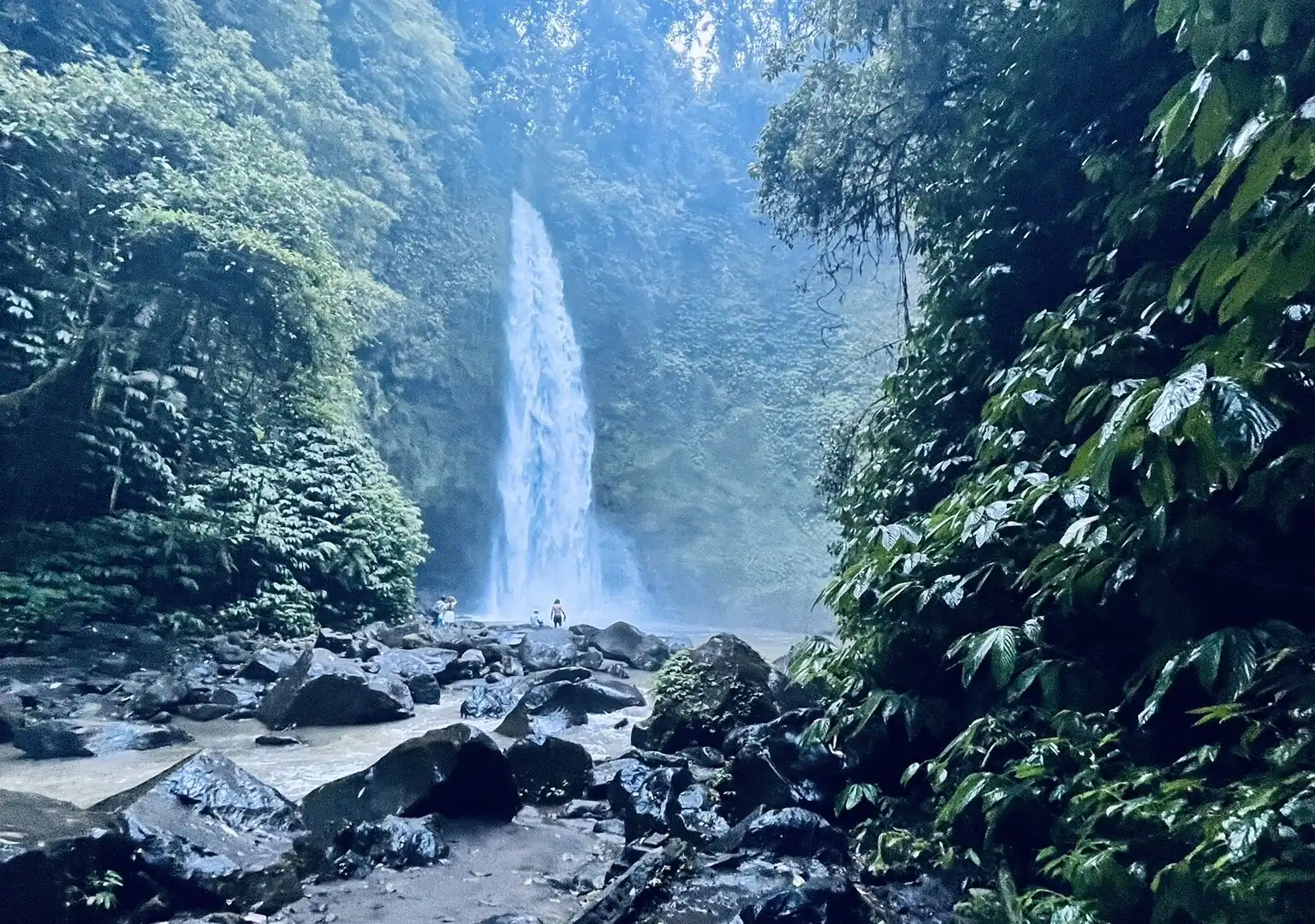 Nungnung Waterfall周辺のホテル