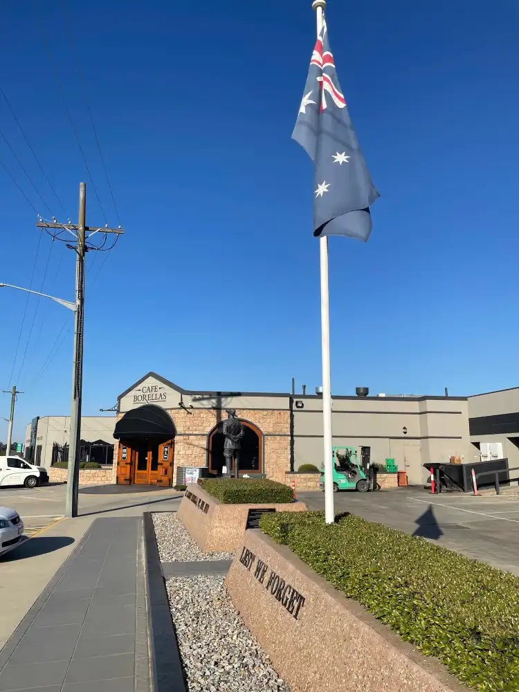 Hotels near مطار ألبوري