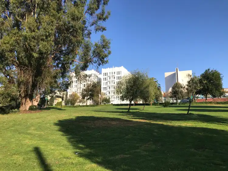 Hotels near Jefferson Square Park