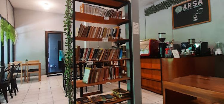 Arsa Coffee & Library