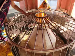 Baba Mansharam Mandir, Biswan, Sitapur