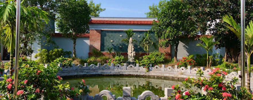 Vườn mộ cổ Đống Dờm