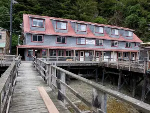 Highliner Lodge and Charters