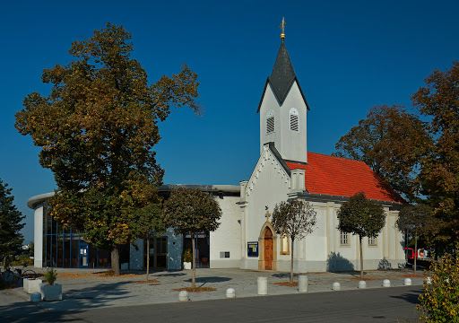 Compare 5 airports near Bratislava II