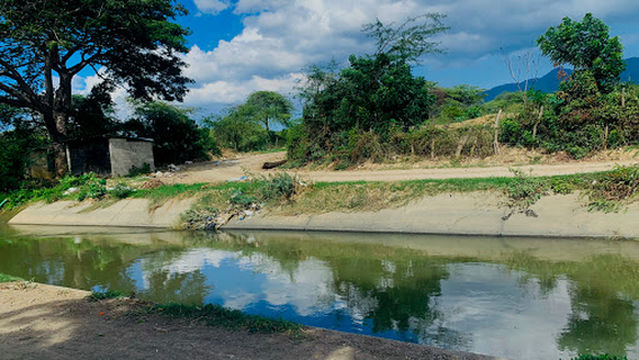 Canal De Agua