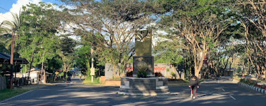 Tugu adipura BonBol 2017
