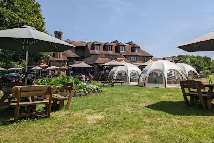 Stirrups Bar & Restaurant